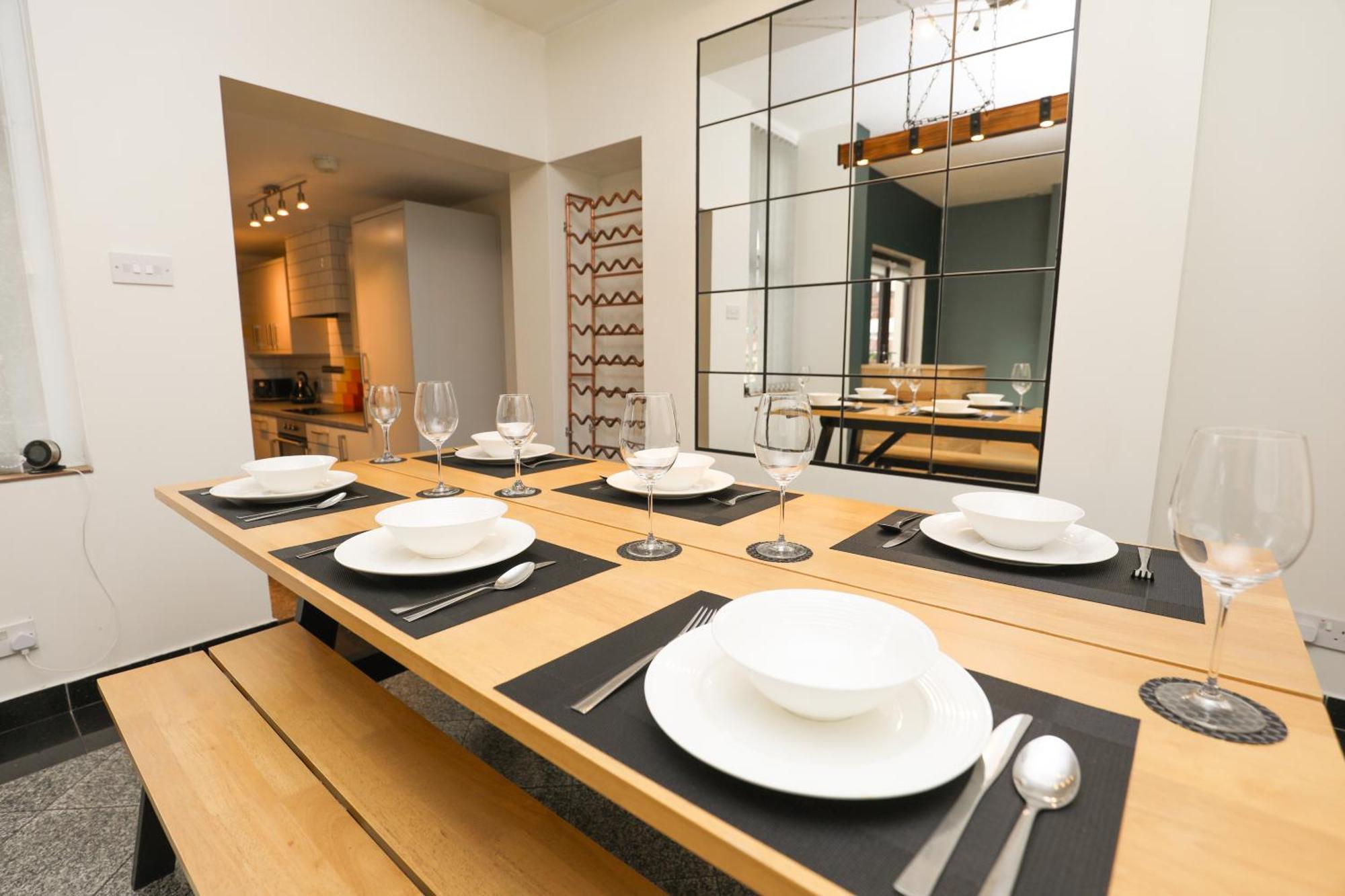 Anfield Luxe Retreat - Stylish Stay With Parking - Steps From Stadium - Short Drive To City Centre Liverpool Exterior foto